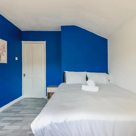 Holiday home Comfy Moseley *