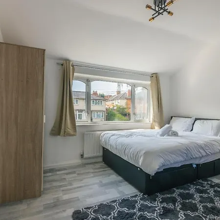 Comfy Moseley Holiday home Birmingham