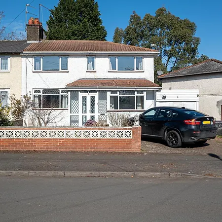 Comfy Moseley Holiday home